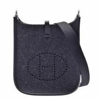 【Hermes 愛馬仕】經典Evelyne系列羊毛氈鏤空洞洞H LOGO銀扣肩/斜背包(迷你-石墨黑色H077916CK-BLK)