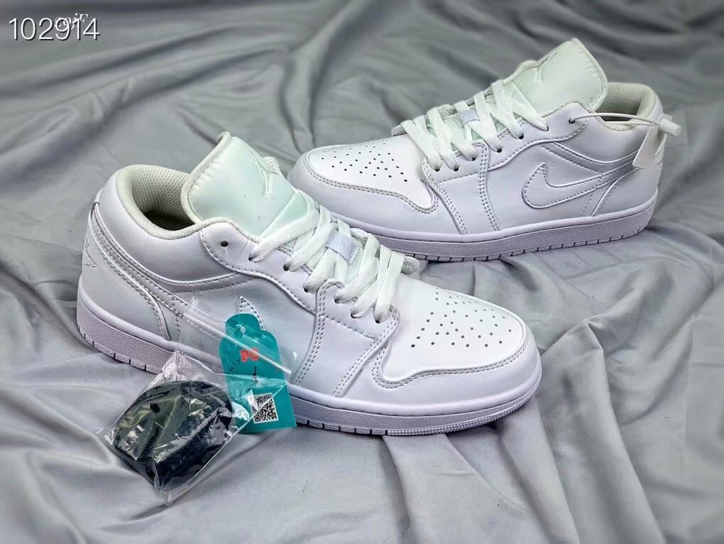 Triple white jordan 1 sale low