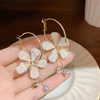 Anting Asesoris Bunga model Panjang Ala Korea Import Accessories Fashion Earrings Emas