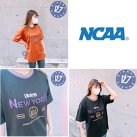 帝安諾-實體店面 NCAA 羅紋名校圖騰短T 短袖 情侶裝 經典款 棉T 73251001 73251002【APP下單享4%點數】