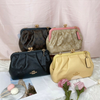 美國代購  台灣現貨 Coach 新款珠釦包 雲朵包 斜背包【送禮精選★APP下單點數4倍送】