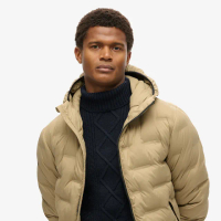 【Superdry】英版 男款 羽絨外套 保暖外套 Hooded Quilted(砂褐棕)