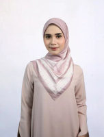 ZOYA Lana Print Scarf Misty Rose - Kerudung Hijab Segiempat Motif With Pouch Ziplock - Bahan Poly Fi