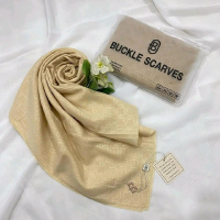 HIJAB BUCKLE SCARVES MONOGRAM EMBOSS TIMBUL PREMIUM ORIGINAL TERBARU FREE POUCH SEGI EMPAT METAL LOG