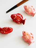 藍蓮花紅色小鯉魚金邊筷子架筷托箸托陶瓷手工繪制可愛禮盒裝一對