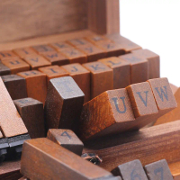 70Pcs Cap Stampel Huruf Alfabet Dan Angka Kayu Alphabet Stamp Dengan Kotak Alat Ketok Huruf Angka