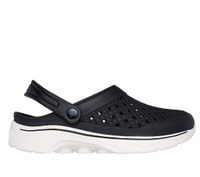 Skechers Go Walk 7 Foamies [243283BKW] 男 運動休閒涼鞋 防水 洞洞鞋 黑 白