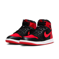 【NIKE 耐吉】休閒鞋 女鞋 運動鞋 AJ 喬丹 WMNS AIR JORDAN 1 RETRO HI OG 黑紅 FD4810-061