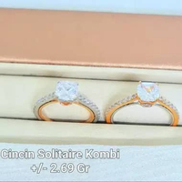 Cincin Solitaire Kotak Lapis bunga kombinasi 2 warna emas putih 750 kadar 17k sz15,5-2,81gr-Rose