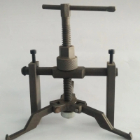 Pilot Bearing Puller Logan