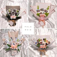 Bucket bunga mix foto polaroid Buket Hadiah Kertas