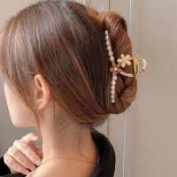 【UNICO】日系甜美質感造型金屬珍珠髮夾/鯊魚夾(聖誕/髮飾)