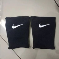 NIke Pelindung Lutut Youth ESSENTIAL VOLLEYBALL KNEE PADS N1013353010OS OSFM