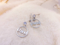 現貨專區｜英文字母銀針耳環(hdes33)｜送禮精選店家★Reyna jewelry 女王飾品