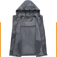 High-Density,-Resistant and Breathable Men's Hooded Windbreaker, Ideal for Outdoor Travel and Mountaineering Jacket