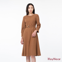 KeyWear奇威名品    優雅時尚線條長袖洋裝-淺咖啡色