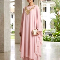 Kaftan dusty pink, Setelan tunik dan celana panjang, Baju muslimah dengan bordir emas, Kaftan premiu