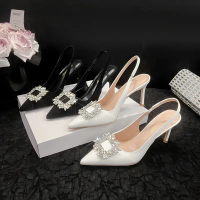 Giày cao gót mũi nhọn 7 phân đính đá vuông sang chảnh, cao gót màu bạc đính đá bling bling Sunshine 