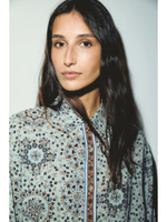 เสื้อเชิ้ตผู้หญิง Fluid Handkerchief Print - Liz สีน้ำเงิน