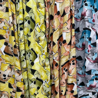 Wolfis veneta motif abstrak