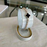 Gelang tangan cantik (Van Cleef)