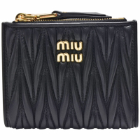 MIU MIU 經典品牌LOGO皺褶nappa小羊皮雙拉鍊短夾(黑色)