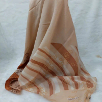 Jilbab segiempat motif  SIGNARICA KUNING PUCAT