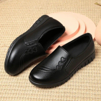 Soft-soled leather shoes for middle-aged and elderly women—hot-selling, non-slip, breathable, comfor