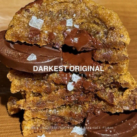 DARKEST ORIGINAL ( VALRHONA ) 1 กล่อง 8 ชิ้น