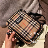 馨馨二手精品店 Burberry 博柏利 格紋拼皮革斜挎包 單肩包 肩背包 男款 米色 8023381