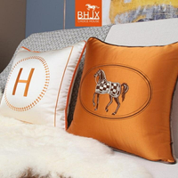 抱枕白色毛絨馬橙色枕套被簡美靠墊靠枕靠墊枕會所45簡約美式米白 冬日特惠 全館85折！