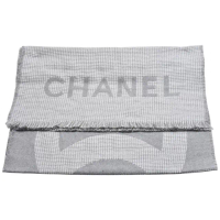 【CHANEL 香奈兒】經典雙C LOGO千鳥格雙面喀什米爾羊毛圍巾(灰色AA9407-GRAY)