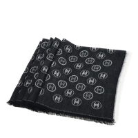 【CHANEL 香奈兒】新款圓形設計雙C LOGO 標誌撞色羊毛圍巾(黑色)