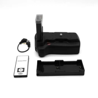 D5000 Battery Grip with IR Remote Control for Nikon D5000 D3000 D40 D40X D60 Camera Grip
