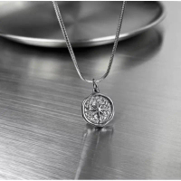 KALUNG TITANIUM PRIA LIONTIN KOIN STAINLESS STEL ANTI KARAT