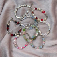 Gelang manik manik