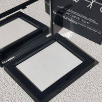 【NARS】 裸光蜜粉餅 定妝 柔焦 小白餅 迷你輕便旅行版 1.8g