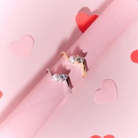 Petite Wavy Pearl Ring แหวนแบบหยัก