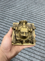 黃銅貔貅重0.6公斤，高9，底座9