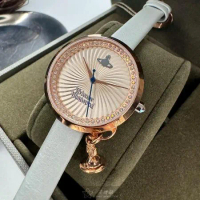 Vivienne Westwood32mm圓形玫瑰金精鋼錶殼銀白色錶盤真皮皮革淺灰白錶帶款VW00010