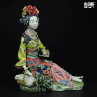 Shiwan boneka master dari ornamen keramik halus, kerajinan Dekorasi perabotan rumah wanita kecantikan karakter klasik buatan tan