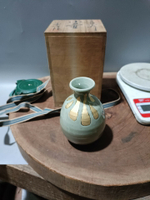 日本回流瓷器昭和時期小壺花瓶一個，全品，帶原盒。高度約12c