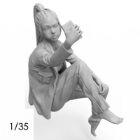 1/35 Scale Unpainted Resin Figure Selfie collection figure