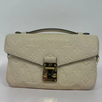 （Preowned）LV--   Off-white mini messenger bag, H21893