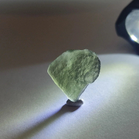 MU492 โมลดาไวท์ Moldavite สะเก็ดดาว Tektile สินค้าทุกชิ้นมีใบรับรองของแท้ 100%