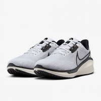 NIKE 慢跑鞋 男鞋 運動鞋 緩震 VOMERO 17 灰白 FB1309-104