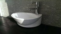 【麗室衛浴】小空間的福利 造型陶瓷面盆 C-190