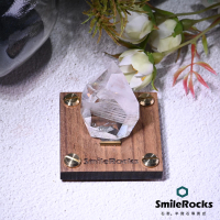 【SmileRocks 石麥】白幽靈千層隨形冰塊 3.4x2.4x4.5cm(異象水晶 SmilePad Stand 6X6底板)