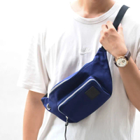 【LOEWE 羅威】Bumbag 徽章LOGO素雅帆布三用後背包胸口包腰包(深藍)