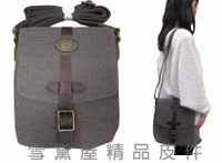 限時 滿3千賺10%點數↘ | ~雪黛屋~troop英國斜側包手工帆布經典包100%純棉加強防水帆布耐磨耐承重量隨身物品扁包設計TRP0356